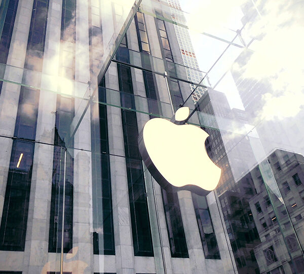 Apple Bids Over $150 Million Annually for U.S. Formula 1 Streaming Rights