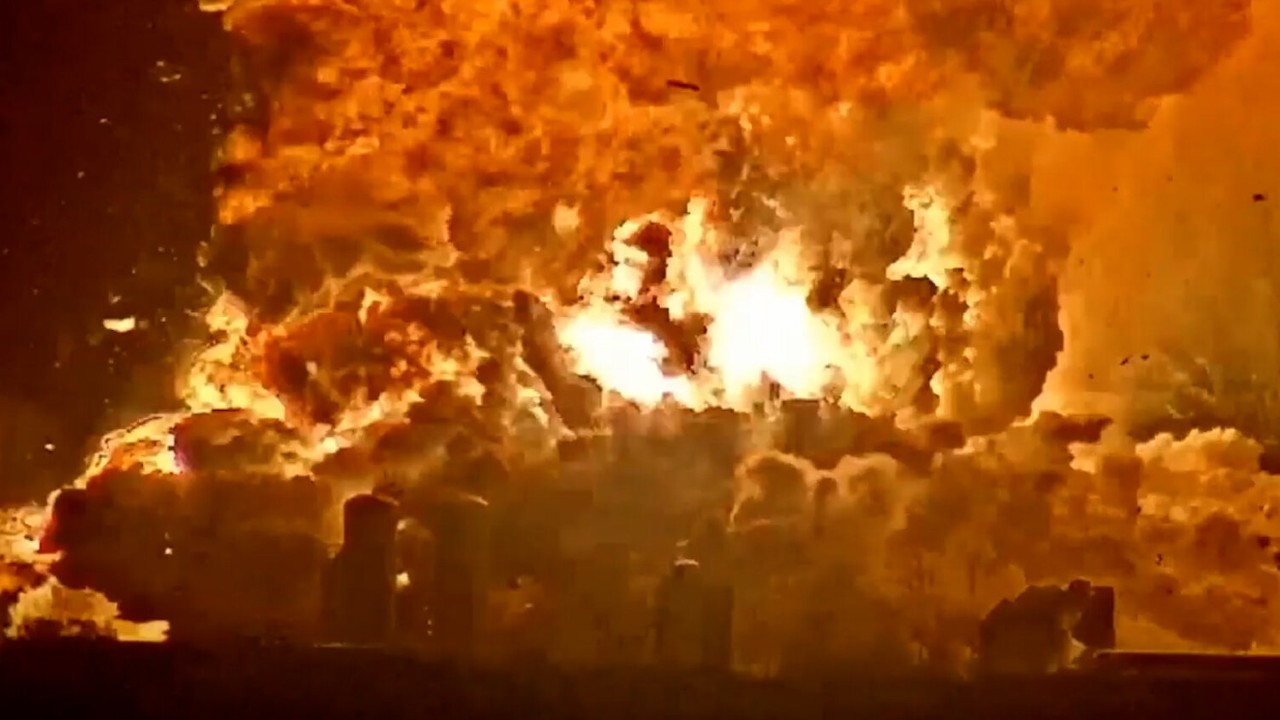 SpaceX Starship Explodes During Texas Test Prep Setback for Elon Musk’s Mars Ambitions Published: July 29, 2025 A SpaceX Starship rocket exploded during pre-flight preparations in Texas on July 26, 2025, captured live on a global stream. The incident, which caused no injuries, is a blow to SpaceX’s plans for lunar and Mars missions. What Happened The explosion occurred during a fueling test at SpaceX’s Boca Chica facility. Engineers suspect a liquid oxygen leak triggered the blast. "We’re analyzing data to ensure this doesn’t happen again," said SpaceX CTO Gwynne Shotwell. The Starship program aims to enable reusable interplanetary travel. Impact on SpaceX The setback delays NASA’s Artemis III mission, which relies on Starship for lunar landings. With competitors like Rocket Lab advancing, SpaceX faces pressure to recover quickly. The company plans a follow-up test in September 2025. Broader Context SpaceX remains a leader in commercial spaceflight, with 80 successful launches this year. The explosion underscores the challenges of pioneering reusable rockets, but analysts remain confident in SpaceX’s long-term vision.